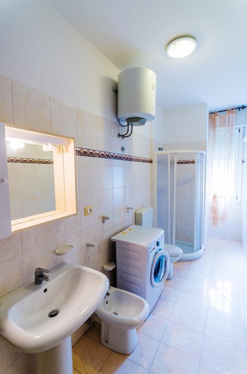 Residence Bussola บิบิโอเน ภายนอก รูปภาพ